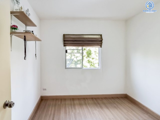 ทาวน์เฮ้าส์มือสองย่านศาลายา โครงการ พฤกษาวิลล์56 บรมราชชนนี บ้านสวยพร้อมเข้าอยู่จากแบรนด์ดัง *พฤกษาเรียลเอสเตท*  เนื้อที่ 19 ตร.ว. ฟังก์ชัน 3 ห้องนอน 2 ห้องน้ำ บนทำเลเชื่อมต่อหลายเส้นทาง  เข้าเมืองได้อย่างง่าย พร้อมราคาสุดคุ้ม จองเลย!!